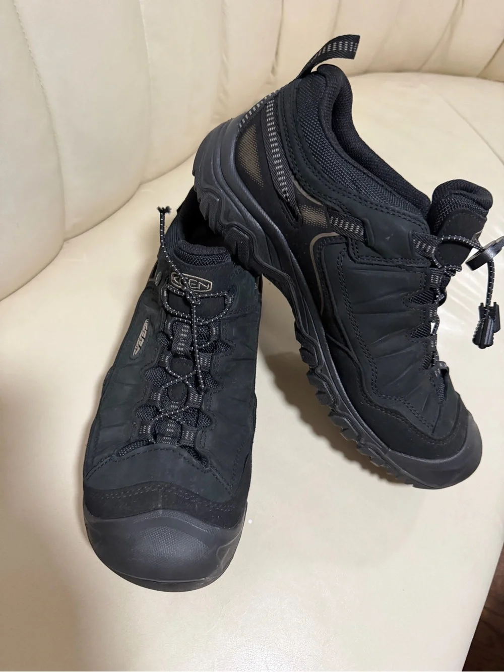 Keen sturdy men’s